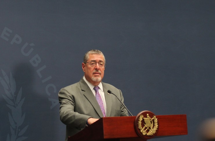 Arévalo califica allanamientos en ministerios como “patadas de ahogado” del MP de Porras.