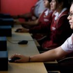 Mineduc hará entrega de 20 mil computadoras para estudiantes y maestros de diversificado.