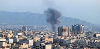 Irán acusó este martes a Estados Unidos de violar el alto el fuego vigente desde el 8 de abril, después de los ataques de anoche contra algunas posiciones en la sureña provincia de Hormozgán, lo que, según Teherán, demuestra la “mala fe” de Washington.