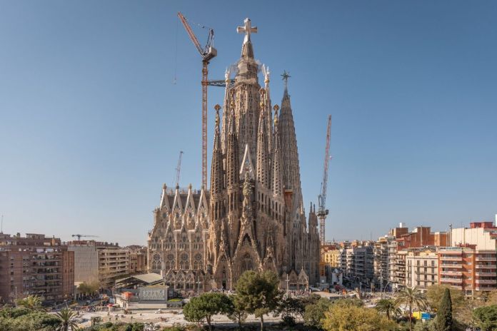 Archivo de la Basílica de la Sagrada Familia en construcción en Barcelona. Foto La Hora: X/ Sagrada Familia
