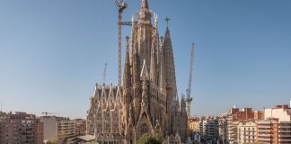 Archivo de la Basílica de la Sagrada Familia en construcción en Barcelona. Foto La Hora: X/ Sagrada Familia