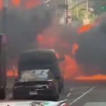 Un vehículo se incendió y explotó cerca de la estatua del Toro de Wall Street (Charging Bull) en pleno Distrito Financiero de Manhattan.