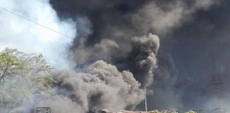 Incendio de vehículo de transporte pesado en la ruta al Atlántico. Foto La Hora: Asonbomd
