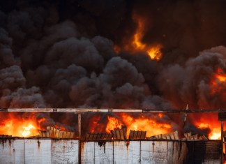 Los incendios pueden ser provocados por basureros clandestinos, focos de basura o vertederos mal controlados.
