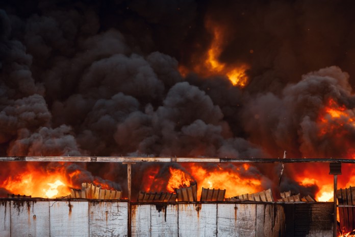 Incendio Los incendios pueden ser provocados por basureros clandestinos, focos de basura o vertederos mal controlados.