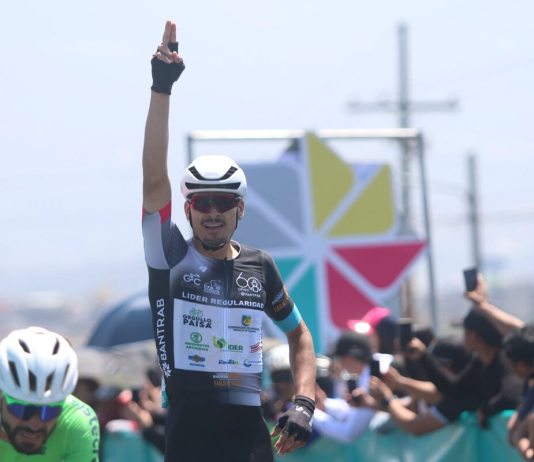 Kevin Castillo de Orgullo Paisa es el ganador de la tercera etapa de la Vuelta Bantrab 2026. Foto La Hora: Federación Deportiva Nacional de Ciclismo de Guatemala
