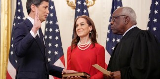 Kevin Warsh toma juramento como nuevo presidente de la Reserva Federal y promete actuar con “independencia” Kevin Warsh asumió este viernes como nuevo presidente de la Reserva Federal de EE. UU.