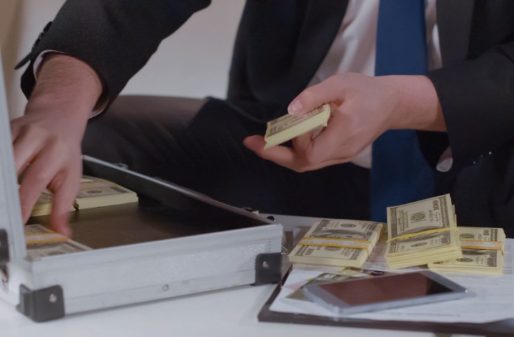 El lavado de dinero se cierne como una amenaza a la economía. Foto: La Hora / Shutterstock