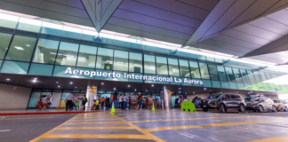 Ligan a proceso a delegado de Migración en La Aurora por exigir Q1 mil para permitir viaje con menores