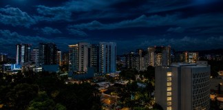 Qué es la Luna Azul y en qué fecha y hora se podrá apreciar en Guatemala La doble Luna de mayo. Arte La Hora: Alejandro Ramírez.