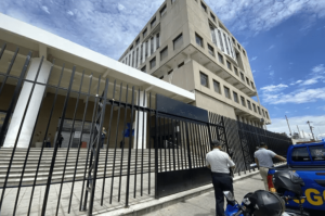 Consuelo Porras condiciona transición a publicación oficial de nombramiento de García Luna