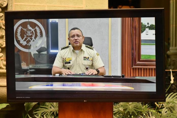 Ministro de la Defensa Nacional, Henry Sáenz