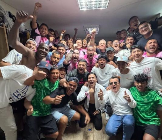 El equipo del Deportivo Mixco celebró su pase a la semifinal del torneo Clausura 2026 y Copa Centroamericana 2026. Foto La Hora: Neto Bran/FB