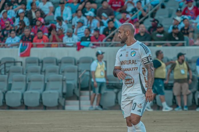 Tras más de dos décadas en el fútbol, José Manuel “Moyo” Contreras anuncia su retiro profesional.