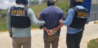 Óscar Ernesto Martínez Mendoza, alias “Neto”, presunto reclutador de la Mara Salvatrucha buscado por asesinato en El Salvador. Foto La Hora: PNC.