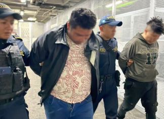 Los detenidos por la Policía Nacional Civil son sospechosos de cometer asaltos en la zona 10. Foto La Hora: PNC