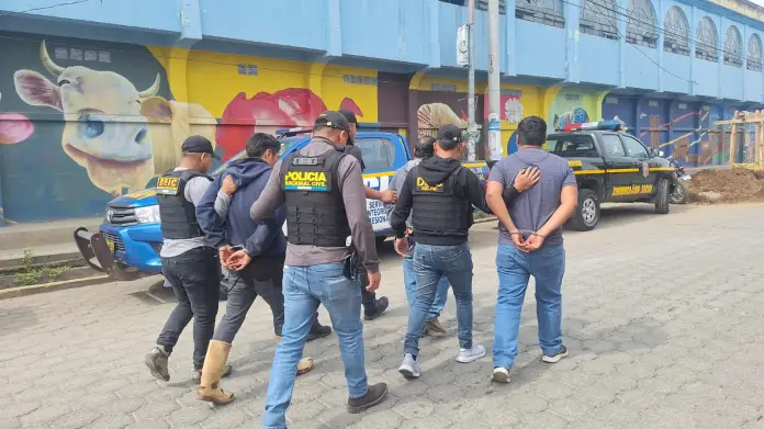 PNC_2eb3cb Supuestos extorsionistas y agresores sexuales entre los 62 capturados en allanamientos simultáneos