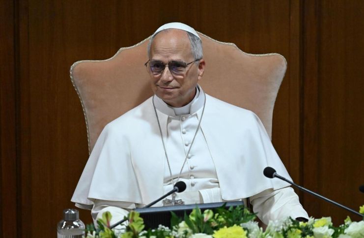 La IA tiene que ser «desarmada» del dominio, la exclusión y la muerte, afirma el Papa León XIV El papa León XIV exigió "desarmar" la inteligencia artificial de las lógicas de dominio, exclusión y muerte durante la presentación de "Magnifica humanitas", su primera encíclica enfocada en proteger la dignidad humana ante el avance tecnológico. Foto La Hora: EFE