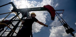 Los precios del petróleo internacional sigue al alza y pone en riesgo la vida cotidiana.