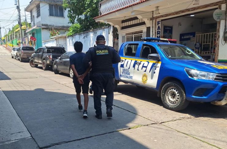 Presunto asaltante de tienda capturado en Retalhuleu. Foto La Hora: PNC
