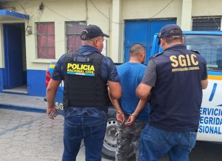 Presunto involucrado en ataque armado contra agente de la PMT en Salamá capturado. Foto La Hora: PNC