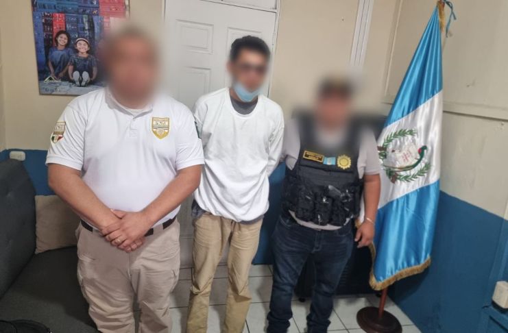PNC e Interpol Guatemala expulsan a presunto pandillero salvadoreño Presunto pandillero salvadoreño expulsado de Guatemala. Foto La Hora: PNC