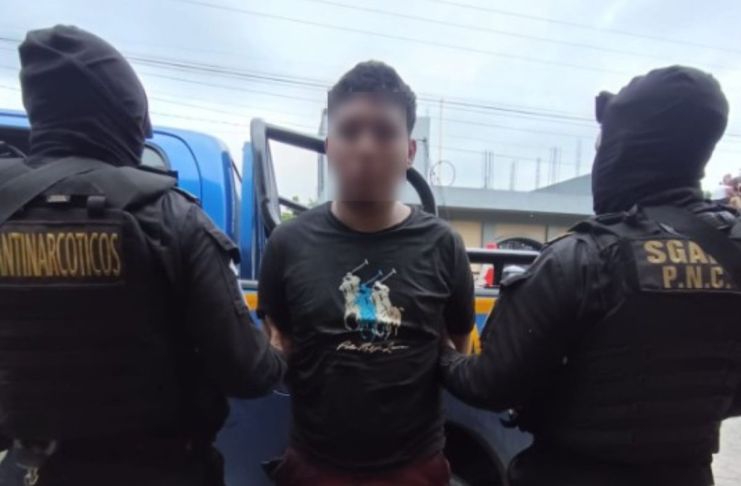 Capturan a presunto responsable de ataque armado en contra de agentes antinarcóticos Presunto responsable de ataque armado en contra de agentes antinarcóticos. Foto La Hora: PNC SGAIA