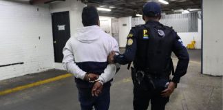 Presunto robamotos capturado en la zona 1 capitalina. Foto La Hora: PNC