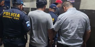 Presuntos asaltantes capturados en Escuintla. Foto La Hora: PNC