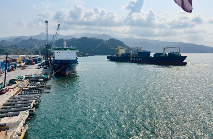 Buques colisionan en Puerto Santo Tomás; autoridades de Mindef activan protocolos de emergencia