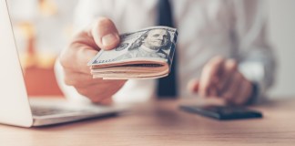 El banco central actualizó el dato a abril del ingreso de divisas por remesas
