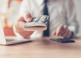 El banco central actualizó el dato a abril del ingreso de divisas por remesas