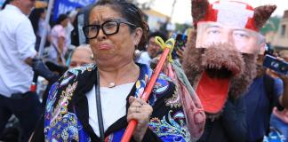 Interpretación de la actriz Nety Marroquín como Consuelo Porras y una semejanza a su círculo cercano. Foto La Hora: Daniel Ramírez