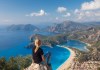 Ecotasa turística en debate: ¿debe pagar lo mismo un visitante en Barcelona y Bali que en otros destinos? Turistas consideran que cobrar esta cuota para todos a pesar de lo que gasten, es ineficiente. Foto La Hora: Denis Moskvinov/Shutterstock