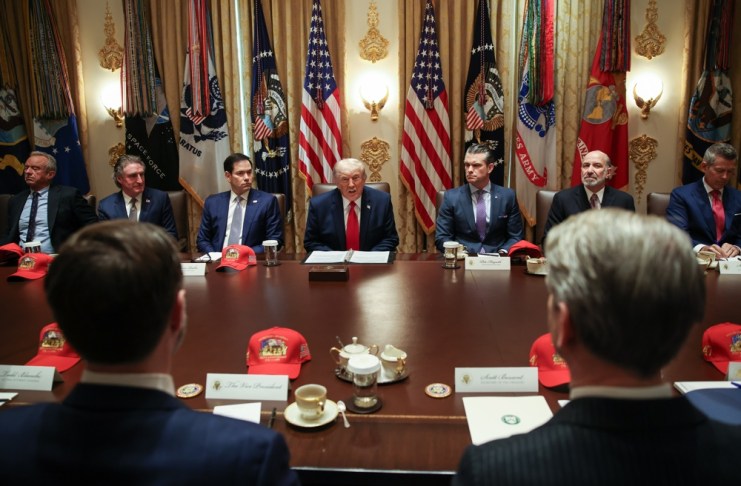 Trump dice que todavía no está «satisfecho» con el resultado de las negociaciones con Irán El presidente estadounidense afirmó esta mañana que no le convencen los avances con Irán. Foto La Hora: EFE