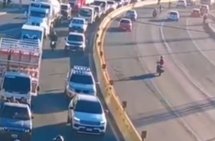 La PMT de Villa Nueva informó de tránsito lento en su jurisdicción por la colisión de dos tráileres en el kilómetro 30 de la ruta al Pacífico en dirección al Sur.