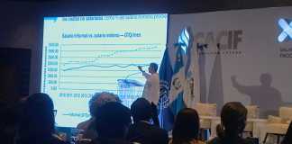 El CACIF analizó el salario mínimo y su impacto en la competitividad, destacando que el alto costo de formalizar y la baja productividad influyen en la informalidad.