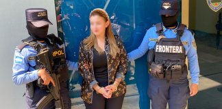 Dejan en libertad a la hija de capo hondureño que utilizaba DPI con identidad falsa en Guatemala Yosary Yasmin Valle Aguilar, hija de Miguel Arnulfo Valle Valle, uno de los exlíderes del cártel del Valle. Foto La Hora: PNC de Honduras.