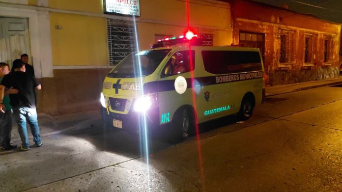 Las víctimas quedaron en el interior de un inmueble que funciona como un hotel.