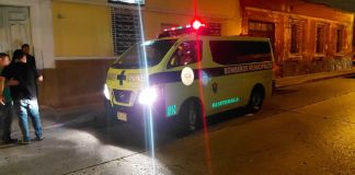 Las víctimas quedaron en el interior de un inmueble que funciona como un hotel.