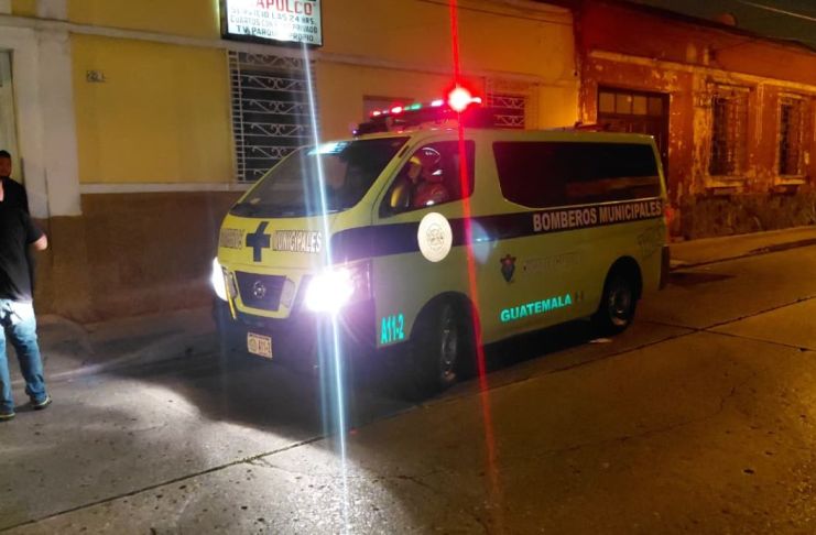 Las víctimas quedaron en el interior de un inmueble que funciona como un hotel.
