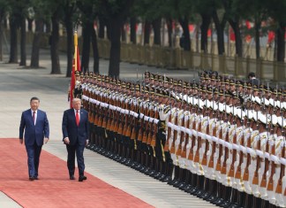 Presidente de China, Xi Jinping, (i) junto al presidente de EE.UU., Donald Trump (d), durante su visita de Estado. Foto La Hora: EFE