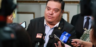 El diputado de Vamos, Allan Rodríguez, insiste en modificar la autonomía del delito de lavado de dinero u otros activos. Foto: Cortesía