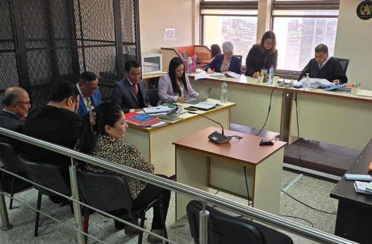 En medio de errores de procedimiento, Tribunal de Mayor Riesgo D inicia juicio contra exdiputados por caso Asalto al Ministerio de Salud El Tribunal de Mayor Riesgo D inició el juicio en contra de tres exdiputados vinculados al caso Asalto Al Ministerio de Salud. Foto La Hora: Sergio Osegueda