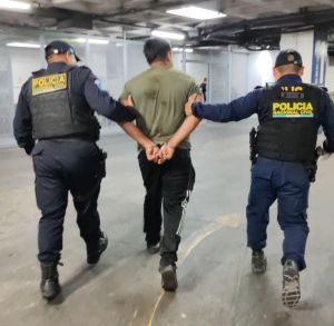 PNC captura a “Psicópata” y “Diabólico” mientras descuartizaban a una persona en zona 18
