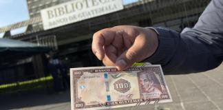 Por segundo día, el nuevo billete de Q100 despierta entusiasmo entre coleccionistas y ciudadanos Por segundo día consecutivo, guatemaltecos llegaron al Banco de Guatemala para obtener la pieza, destacando su diseño y valor como colección.