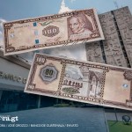 El Banguat presentó esta mañana la edición conmemorativa del billete de Q100. Foto La Hora: Jesús Ríos