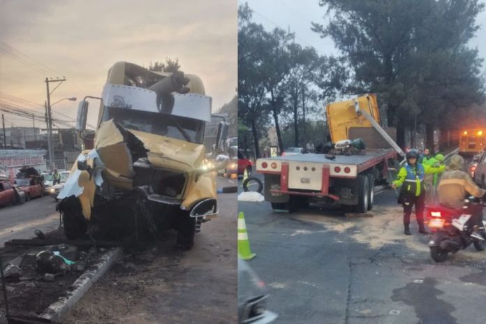 Los agentes de la PMT se encuentran regulando el tránsito en dirección al sur tras el accidente del tráiler en la 21 calle del Anillo Periférico. Foto La Hora: PMT