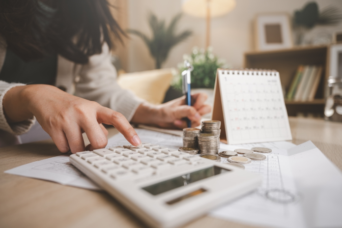 bono Con esta calculadora puedes hacer un estimado de lo que recibirás en el Bono 14 según tu salario y el tiempo que llevas trabajando.