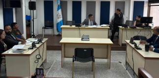 Ante falta de acuerdos, familia de motorista embestido en zona 9 pide inmovilización de bienes de responsable La familia del motorista Larkin Morales solicita la inmovilización de cuenstas de Carlos Acevedo ante el temor de que evada sus responsabilidades. Foto La Hora: Daniel Ramírez